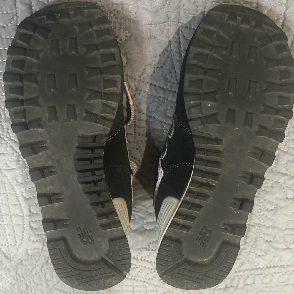 New Balance Black and Gray Retro Runner Sneakers - Picture 6 of 7